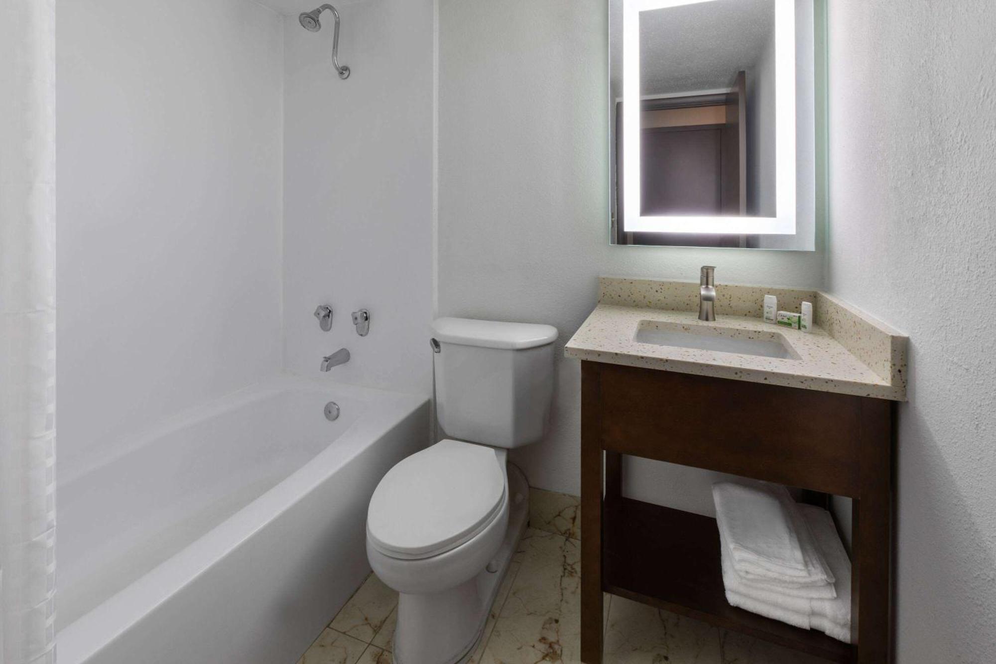 Wingate By Wyndham Troy Exterior foto